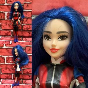 Disney Descendants 3 Evie doll